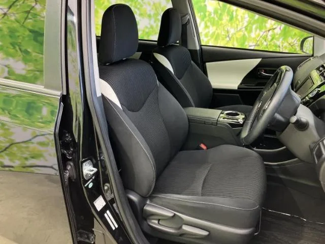 Toyota Prius Alpha, 2019 — фото автомобиля из Японии