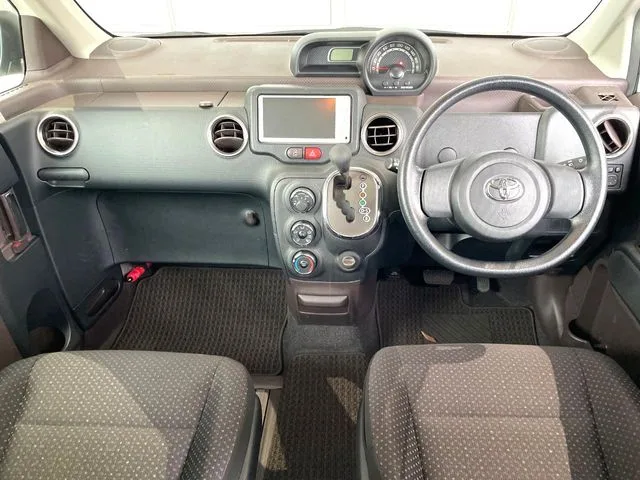 Toyota Spade, 2015 — фото автомобиля из Японии