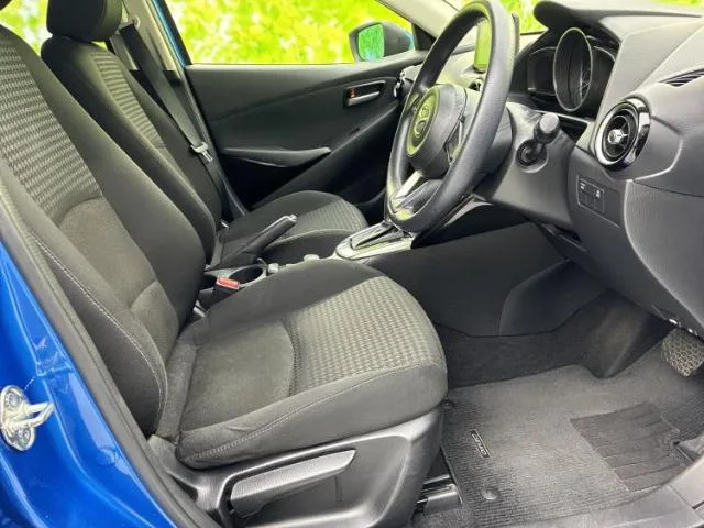 Mazda Demio, 2017 — фото автомобиля из Японии