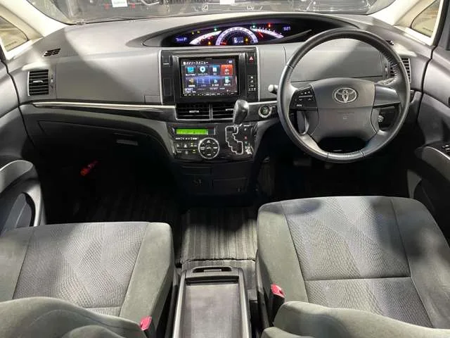 Toyota Estima, 2013 — фото автомобиля из Японии