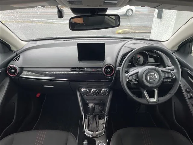 Mazda Mazda2, 2023 — фото автомобиля из Японии