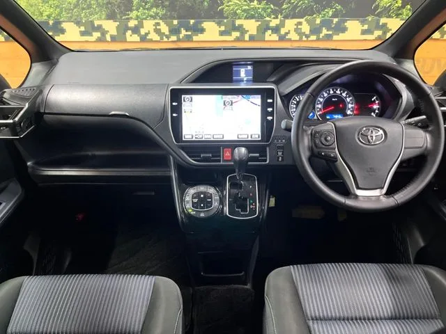 Toyota Voxy, 2016 — фото автомобиля из Японии