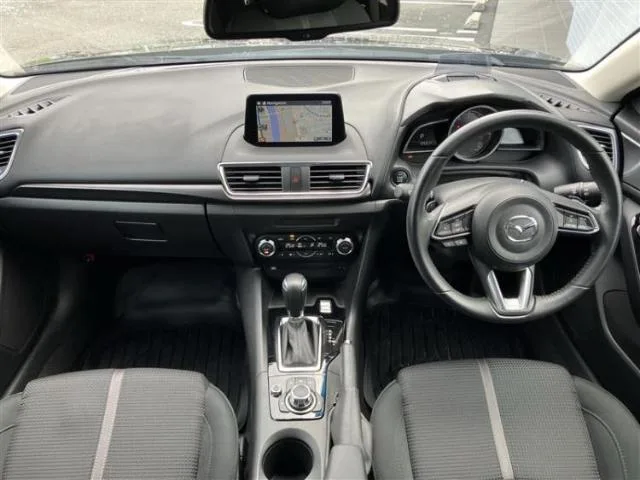 Mazda Axela Sport, 2018 — фото автомобиля из Японии