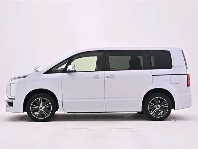 Mitsubishi Delica D:5, 2022 — фото автомобиля из Японии