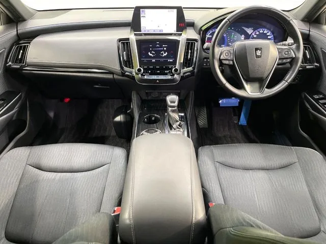 Toyota Crown, 2018 — фото автомобиля из Японии
