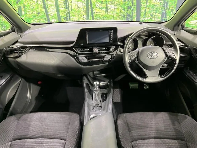 Toyota C-HR, 2017 — фото автомобиля из Японии