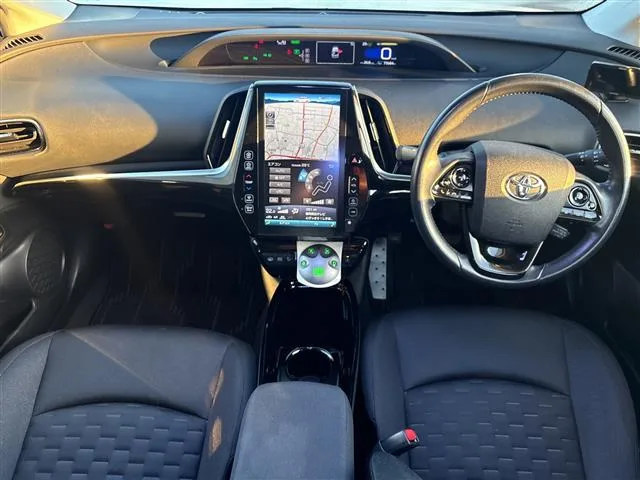 Toyota Prius PHV, 2018 — фото автомобиля из Японии