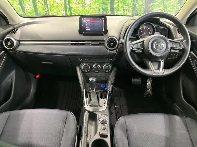 Mazda Mazda2, 2019 — фото автомобиля из Японии