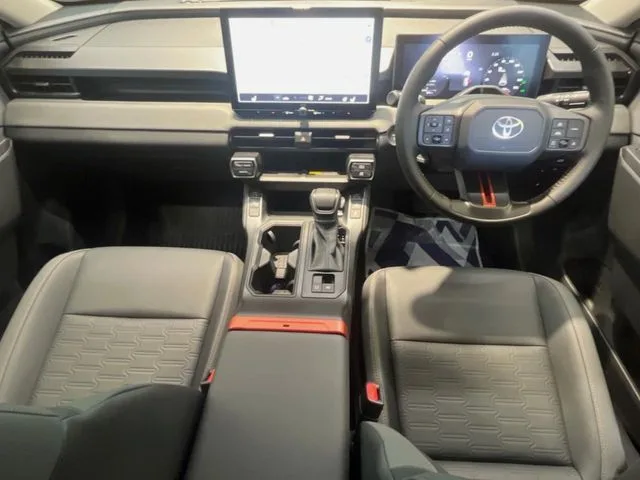 Toyota RAV4, 2026 — фото автомобиля из Японии
